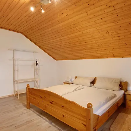 Holiday home Ferienhaeusl *