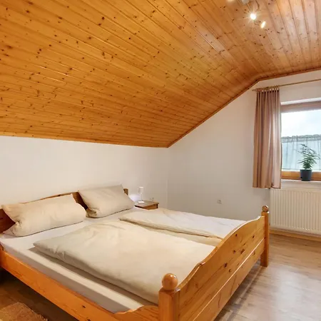 Holiday home Ferienhaeusl Eschlkam